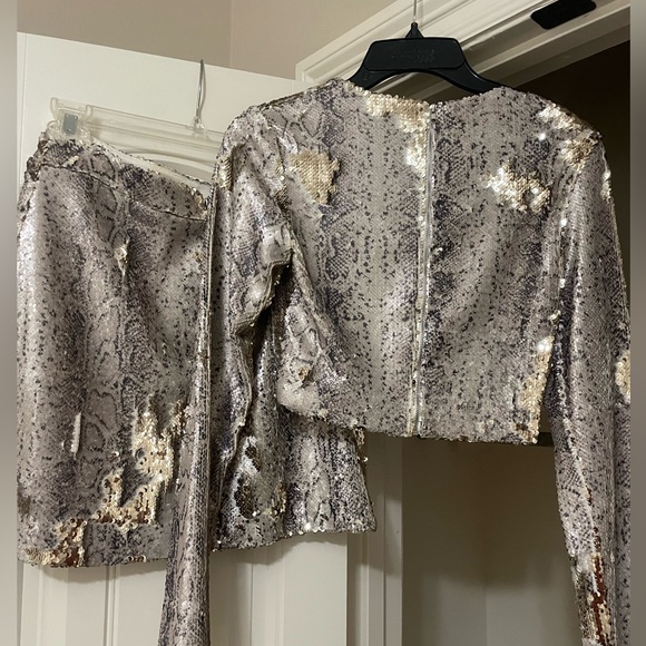 Oliviaceous Snakeskin and Gold Reversible sequin Set - Picture 2 of 5